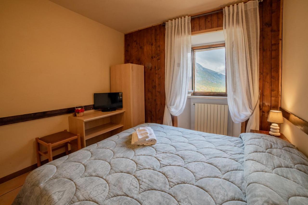 Dimora Fresilia Casa Vacanze Opi Exterior foto