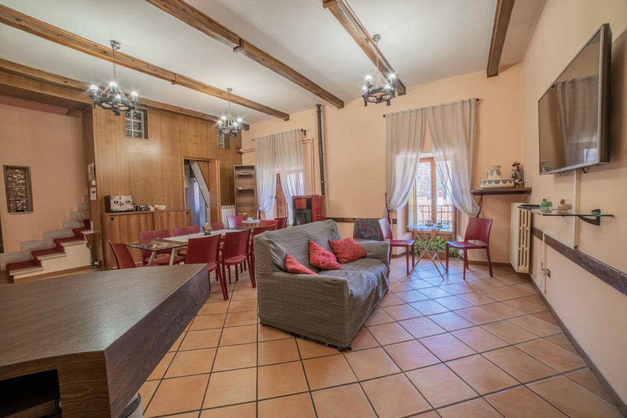 Dimora Fresilia Casa Vacanze Opi Exterior foto